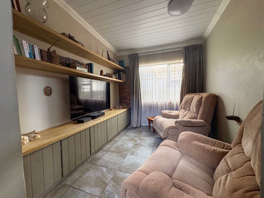 3 Bedroom Property for Sale in Stilbaai Wes Western Cape